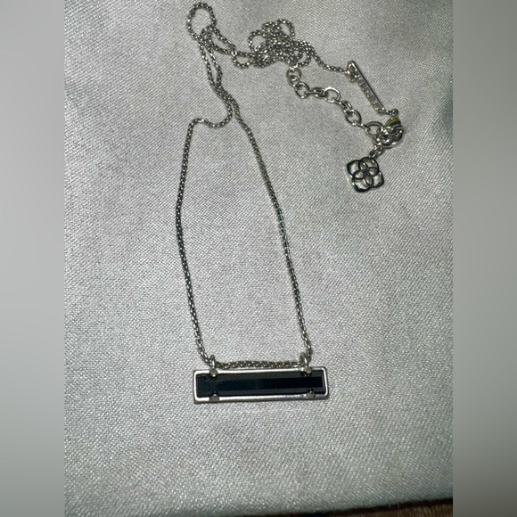 Kendra Scott necklace - Picture 2 of 3